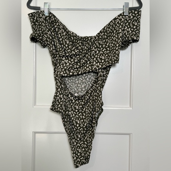 Lush Sammi Cut Leopard Print Bodysuit (Med) - Picture 6 of 7
